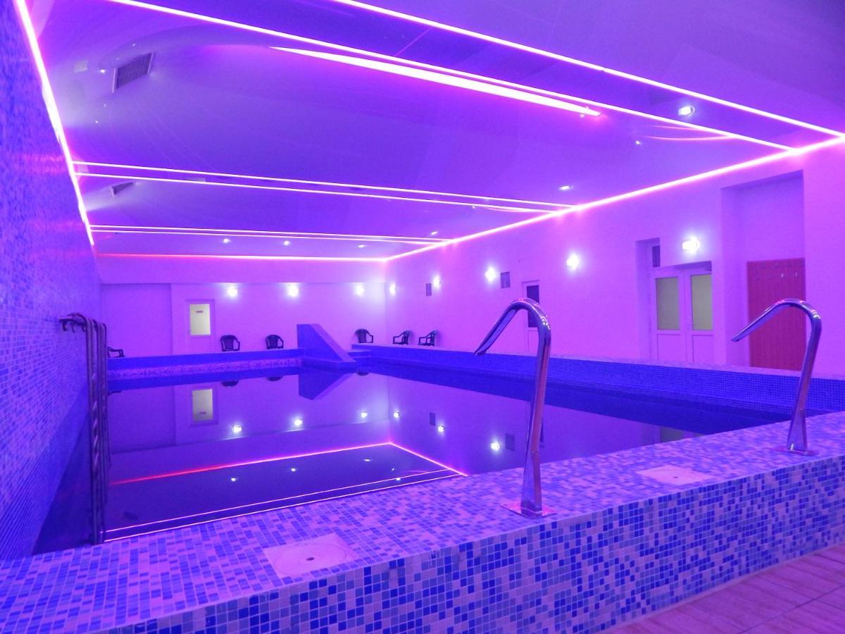 Hotel Traian Caciulata Calimanesti Ngoại thất bức ảnh