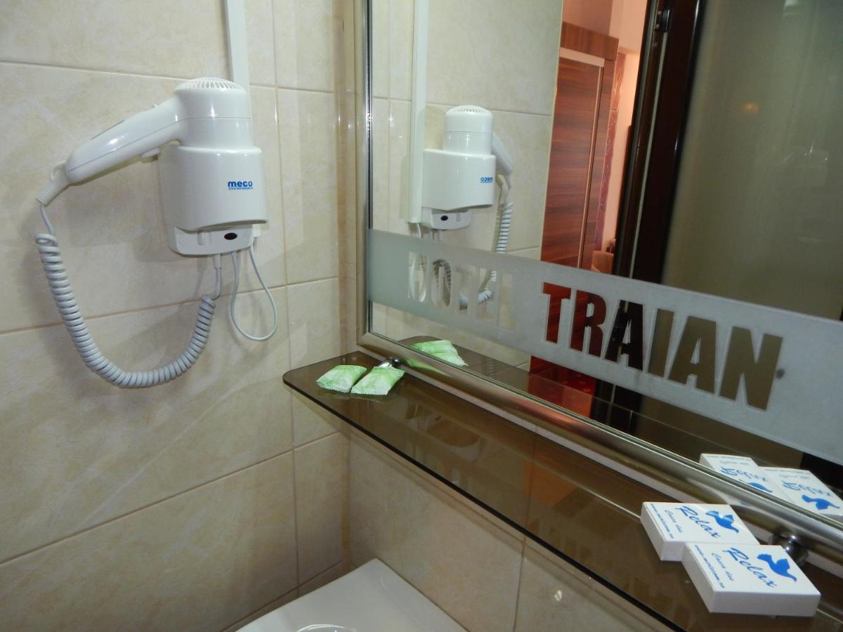 Hotel Traian Caciulata Calimanesti Ngoại thất bức ảnh