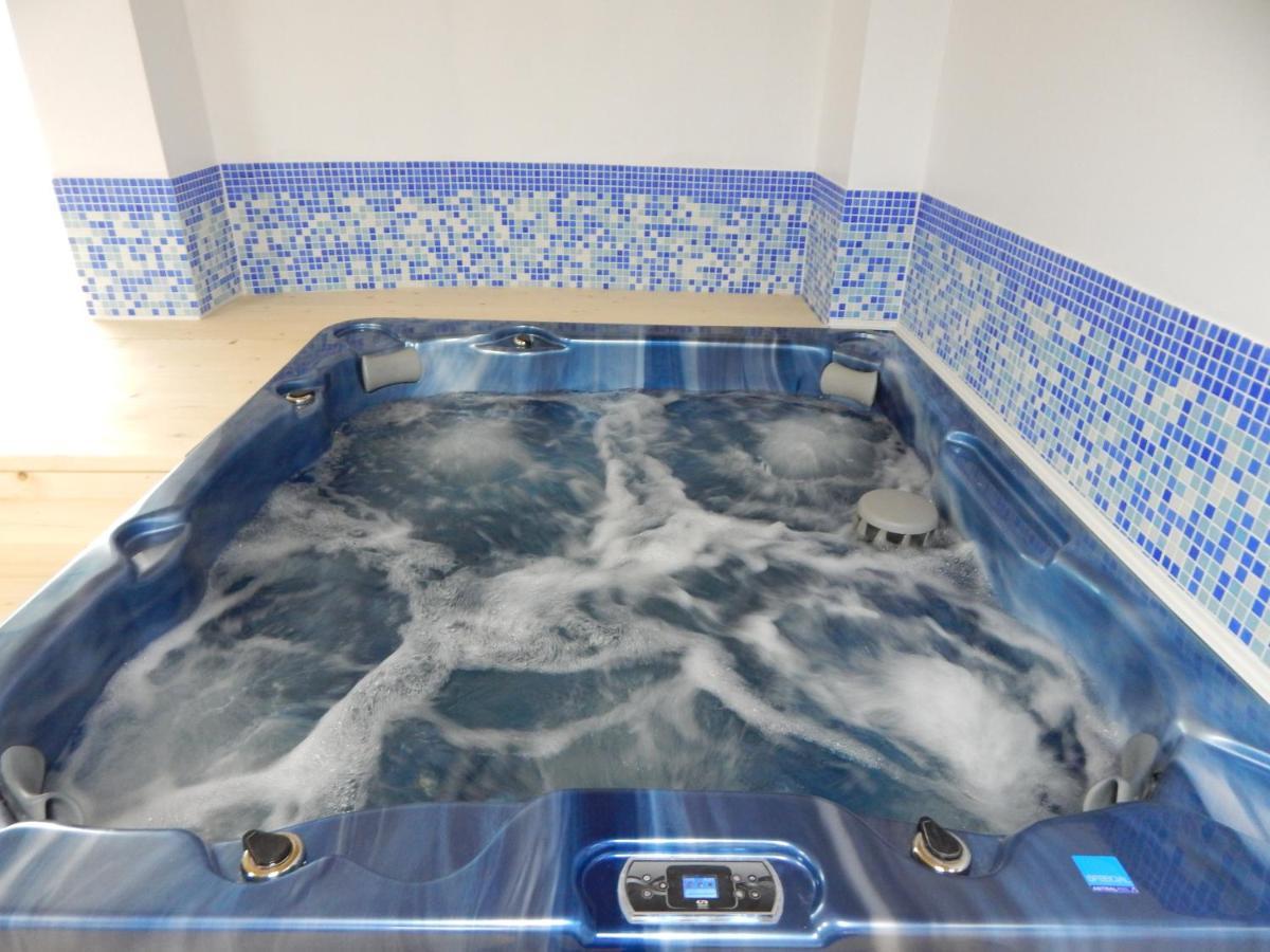 Hotel Traian Caciulata Calimanesti Ngoại thất bức ảnh